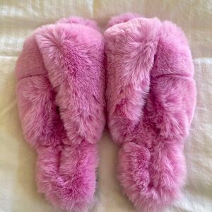 Chill by Cravings Cozy Pink Slippers for Relaxed Comfort M
